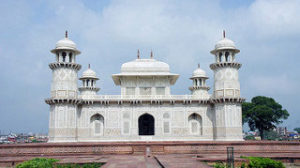 holiday-trip-india-agra